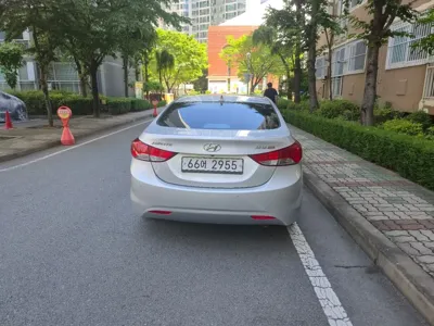 Hyundai Avante 2012, 130700 км, за 2717.92 USD