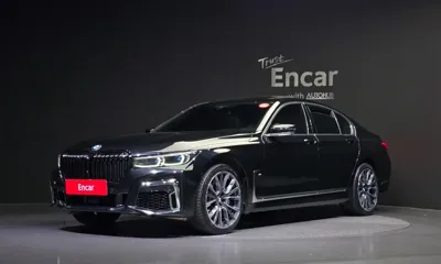 BMW 7-Series · 2021 год