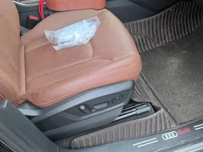 Audi Q7 2021, 82899 км, за 40611.34 USD - фото 8