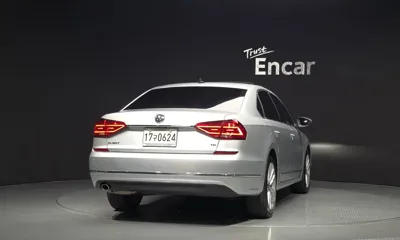 Volkswagen Passat 2016, 30098 км, за 6170.41 USD