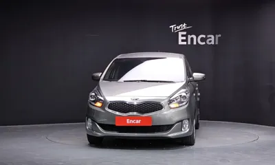 Kia Carens 2015, 122760 км, за 3872.92 USD