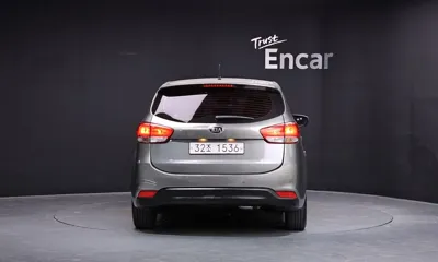 Kia Carens 2015, 122760 км, за 3872.92 USD