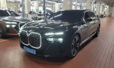BMW i7 · 2024 год
