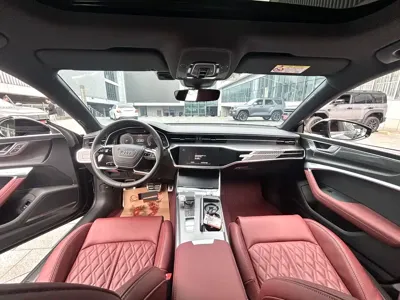Audi A7L 2024, 18000 км, за 26704.23 USD