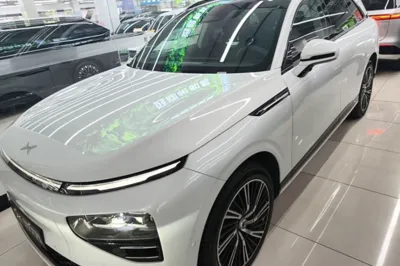 Xpeng G9 · 2024 год