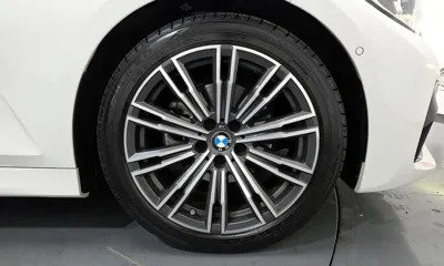 BMW 3-Series 2021, 55765 км, за 20812.68 USD