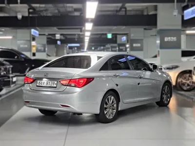 Hyundai Sonata 2013, 129585 км, за 3249.33 USD