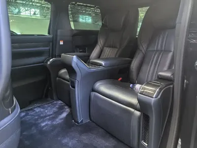 Lexus LM 2024, 50000 км, за 143905.39 USD