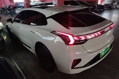 Zeekr 001 2025, 27700 км, за 30903 USD