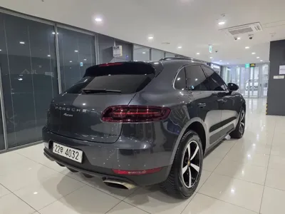 Porsche Macan 2018, 70387 км, за 21990.29 USD