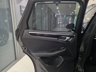 Porsche Macan 2018, 70387 км, за 21990.29 USD - фото 13