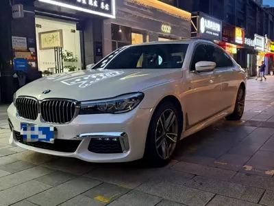 BMW 7 Series · 2018 год