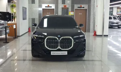 BMW 7-Series 2023, 59003 км, за 72051.87 USD