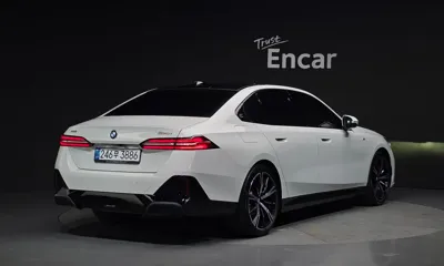 BMW 5-Series 2025, 20327 км, за 53018.52 USD