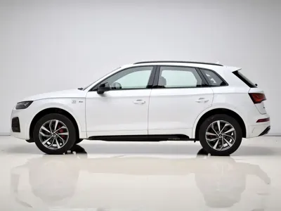 Audi Q5L 2025, 21800 км, за 32783.35 USD
