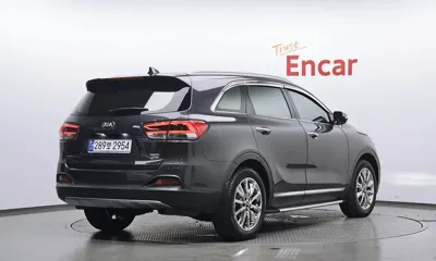 Kia Sorento 2017, 176112 км, за 9452.68 USD