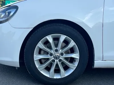 Volkswagen Golf 2013, 100000 км, за 3094.19 USD