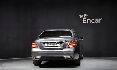 Mercedes-Benz E-Class 2018, 133024 км, за 13147.86 USD