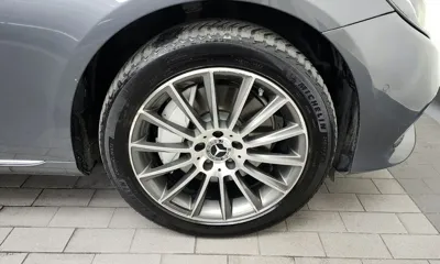 Mercedes-Benz E-Class 2018, 133024 км, за 13147.86 USD