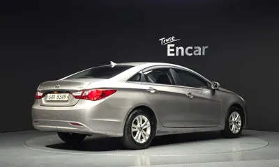 Hyundai Sonata 2011, 122003 км, за 1758.16 USD