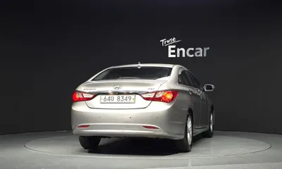 Hyundai Sonata 2011, 122003 км, за 1758.16 USD