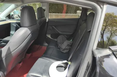 Tesla Model Y 2022, 76000 км, за 30450 USD - фото 20