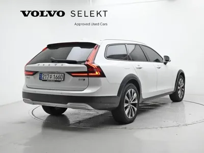 Volvo V90 2024, 8000 км, за 35470.3 USD