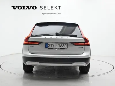 Volvo V90 2024, 8000 км, за 35470.3 USD