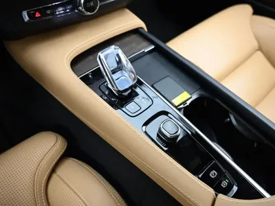Volvo V90 2024, 8000 км, за 35470.3 USD - фото 9