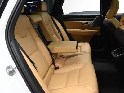 Volvo V90 2024, 8000 км, за 35470.3 USD - фото 12