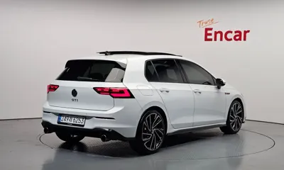 Volkswagen Golf 2024, 14988 км, за 23922.5 USD