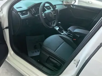 Skoda Octavia 2021, 47800 км, за 9770.26 USD - фото 9