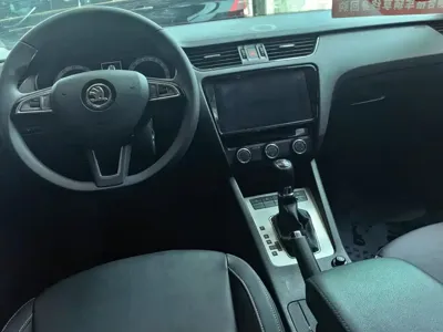 Skoda Octavia 2021, 47800 км, за 9770.26 USD - фото 12