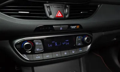 Hyundai i30 2020, 59473 км, за 12823.91 USD - фото 17