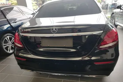 Mercedes-Benz E-Class 2020, 90800 км, за 29770 USD
