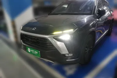 Nio ES8 · 2022 год