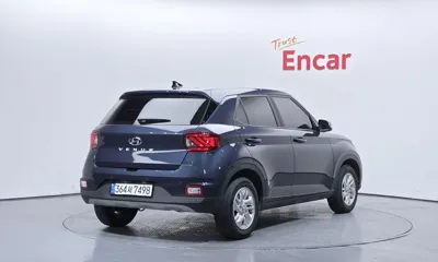 Hyundai Venue 2023, 10558 км, за 15938.08 USD