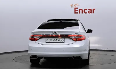 Hyundai Grandeur 2016, 182474 км, за 4690.56 USD