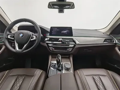 BMW 5 Series 2019, 72500 км, за 20745.83 USD