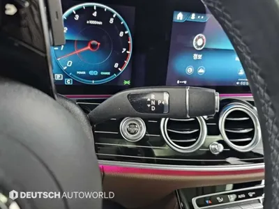 Mercedes-Benz E-Class 2023, 53376 км, за 34788.29 USD - фото 9