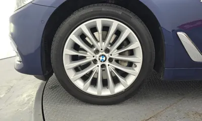 BMW 5-Series 2018, 96431 км, за 16187.64 USD