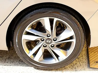 Hyundai Avante 2014, 168982 км, за 3150.85 USD