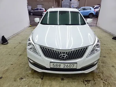 Hyundai Grandeur 2015, 160000 км, за 4135.49 USD
