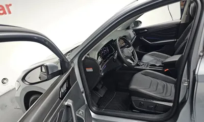 Volkswagen Jetta 2023, 27233 км, за 17583.07 USD - фото 10