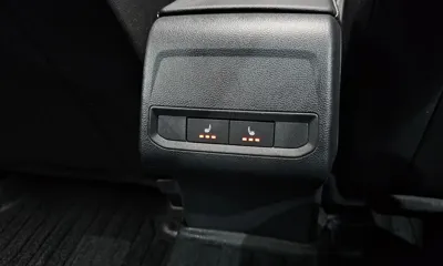 Volkswagen Jetta 2023, 27233 км, за 17583.07 USD - фото 19