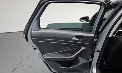 Volkswagen Jetta 2023, 27233 км, за 17583.07 USD - фото 25