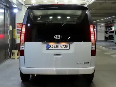 Hyundai Staria 2025, 7313 км, за 17847.71 USD