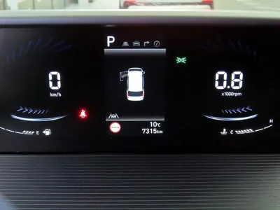 Hyundai Staria 2025, 7313 км, за 17847.71 USD - фото 10