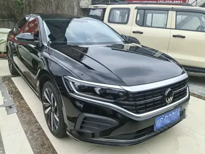 Volkswagen Passat 2024, 11000 км, за 15567.68 USD