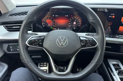 Volkswagen Tavendor 2023, 31900 км, за 27882 USD - фото 19